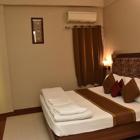 Hotel Vibhav Harsh Varanasi Exteriör bild
