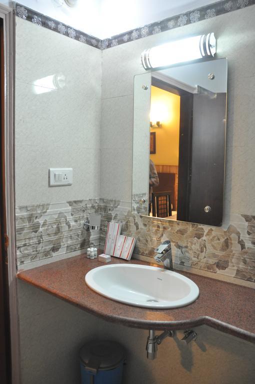 Hotel Vibhav Harsh Varanasi Exteriör bild