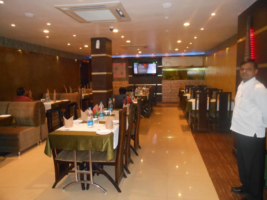 Hotel Vibhav Harsh Varanasi Exteriör bild