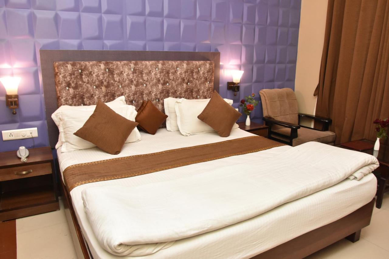 Hotel Vibhav Harsh Varanasi Exteriör bild